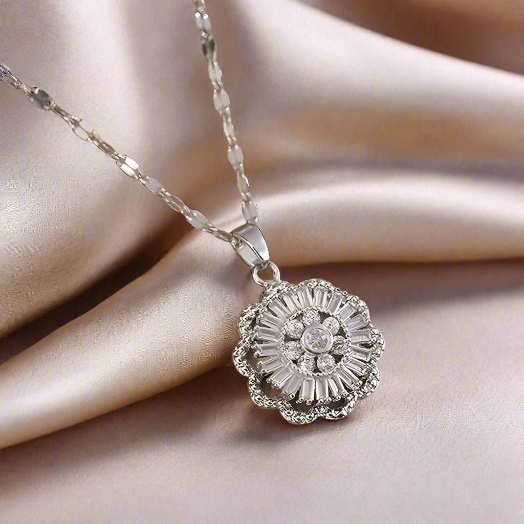 Rotating Flower Pendant Stainless Steel Chains Necklaces For Women