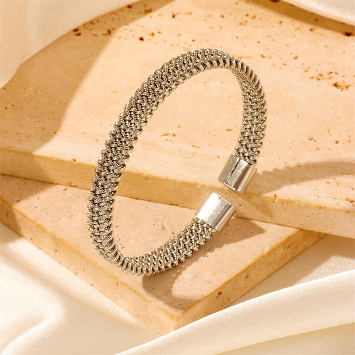 Elegant Stainless steel Bracelate
