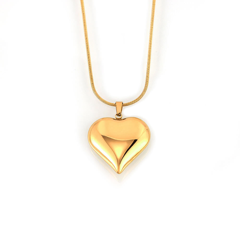 Gold heart-shaped pendant