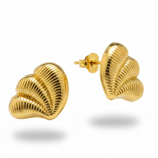 Gold shell-shaped earrings