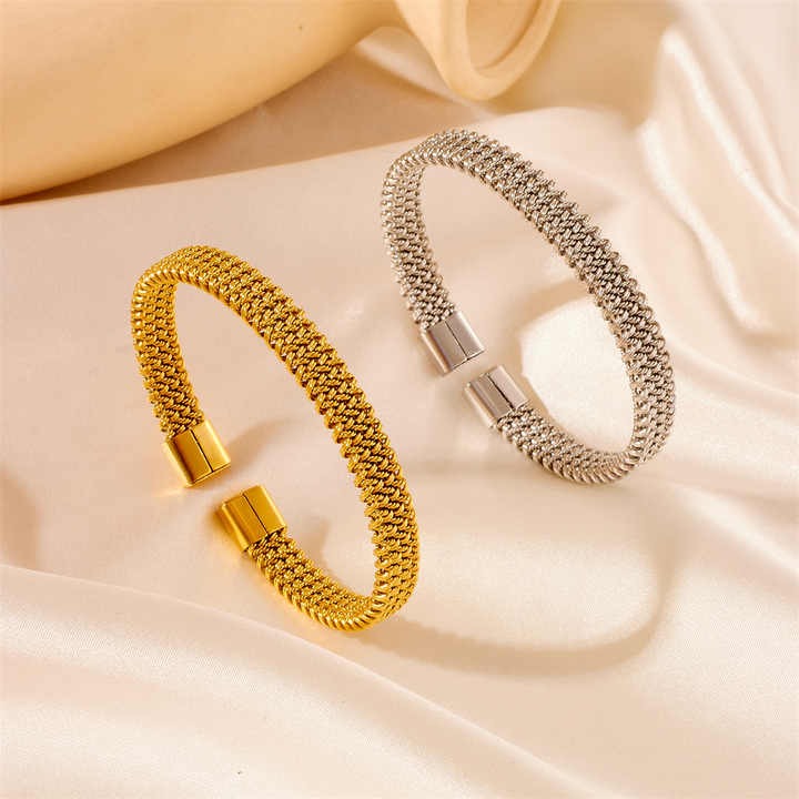 Elegant Stainless steel Bracelate