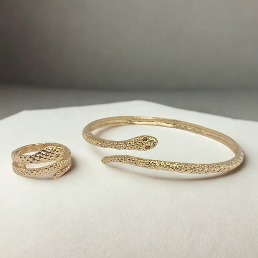Shop Snake Bracelets & Rings – Gold, Silver & Serpenti Styles