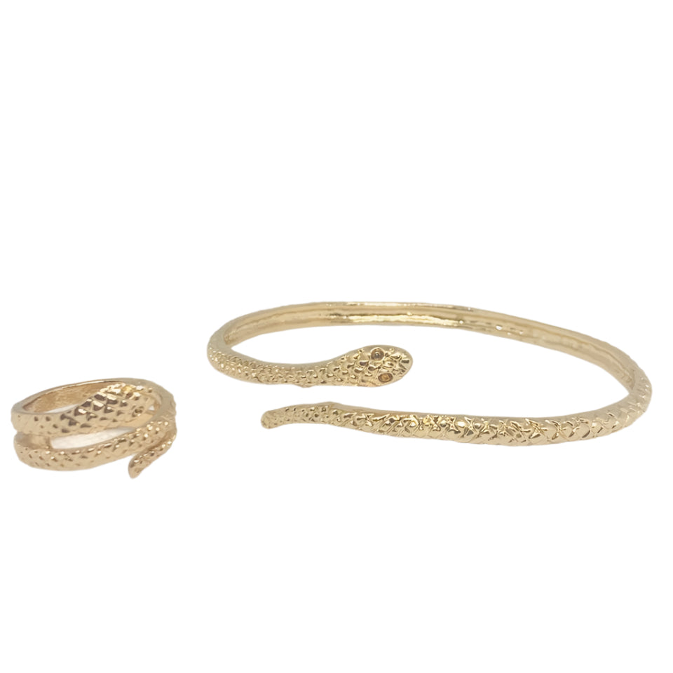 Shop Snake Bracelets & Rings – Gold, Silver & Serpenti Styles